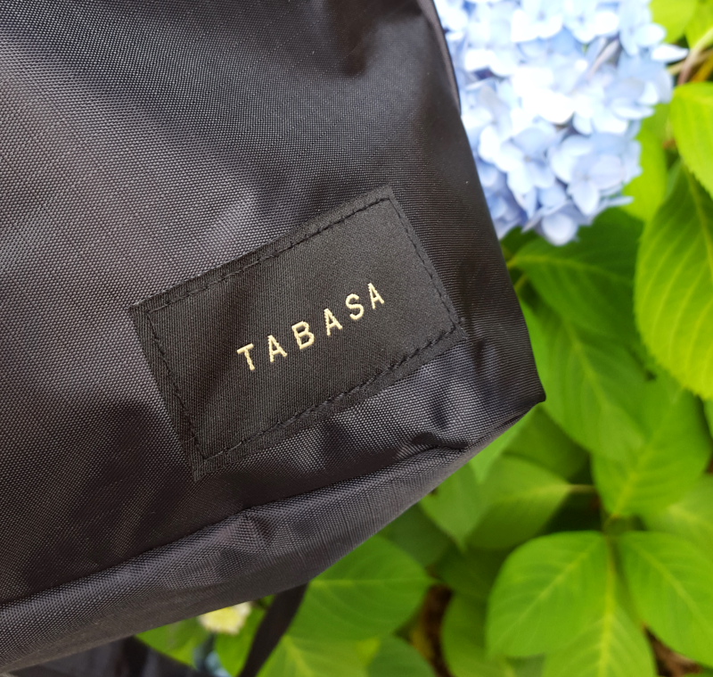 写真は、「素敵なあの人」2020年8月号（宝島社）の付録。「TABASA」の3通りに使える便利な軽量バッグ